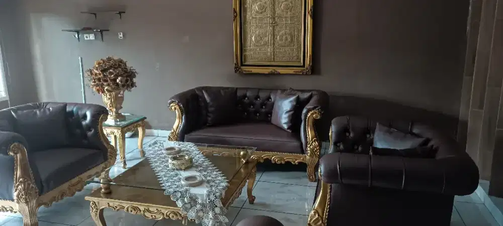 Satu set sofa Jepara