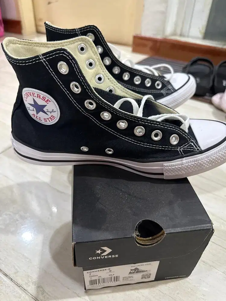 Sepatu Converse Size 40