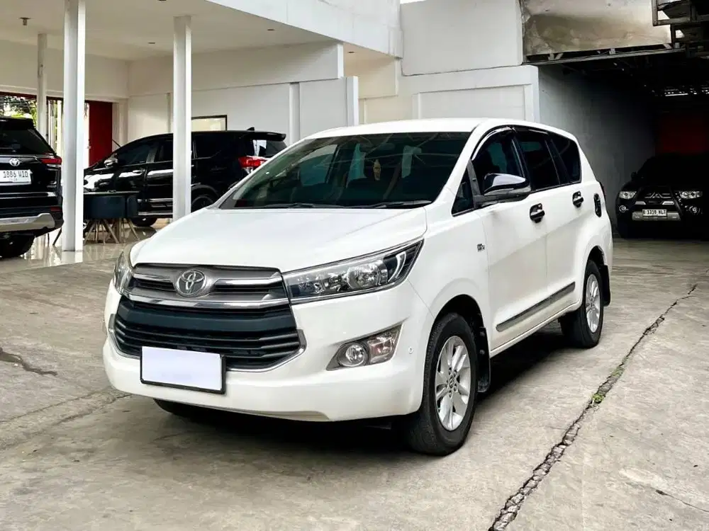 TOYOTA INNOVA V AT TH 2016