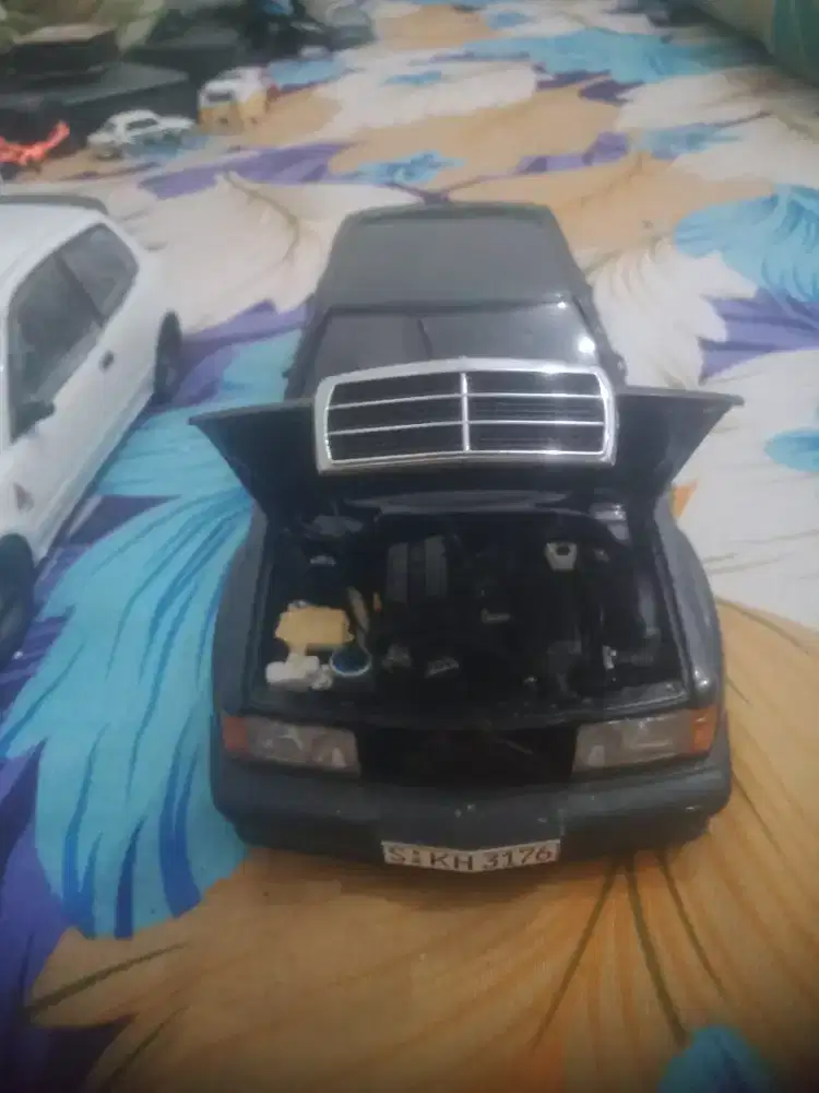 Jual diecast mersedez benz 190 E 2.5-16 Evolution 2 merk Auto art.