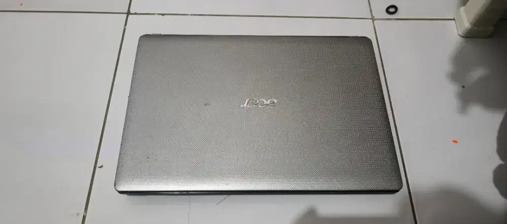 Leptop Acer aspire core i3 ssd 256