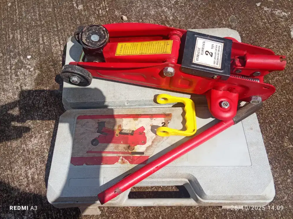 Dongkrak mobil 2 Ton