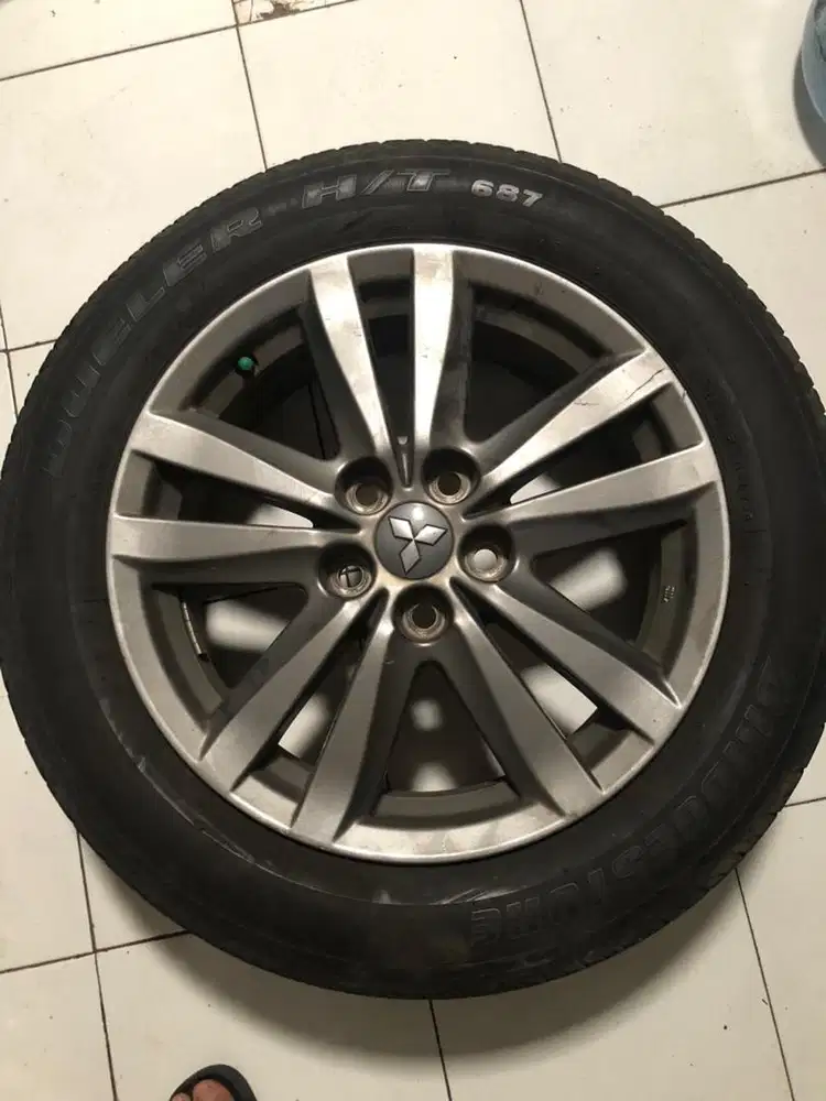 Velg dan Ban outlander R17 ori