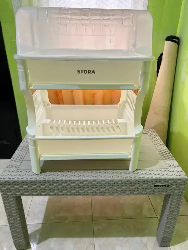 Rak Piring Stora dan Meja Napoly