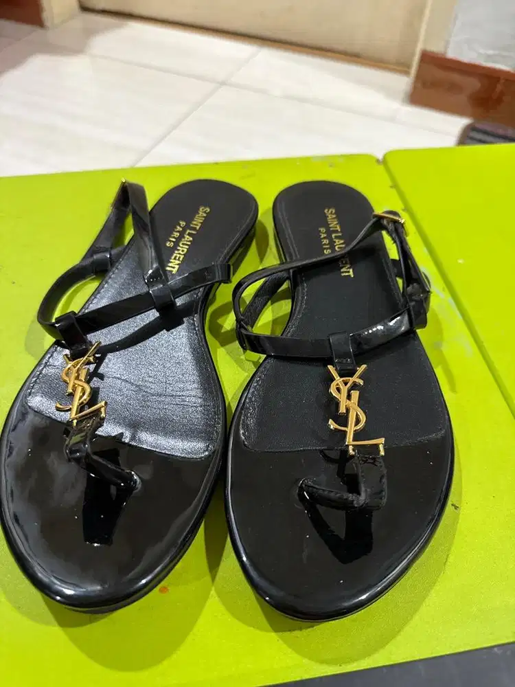 Sendal YSL size 38