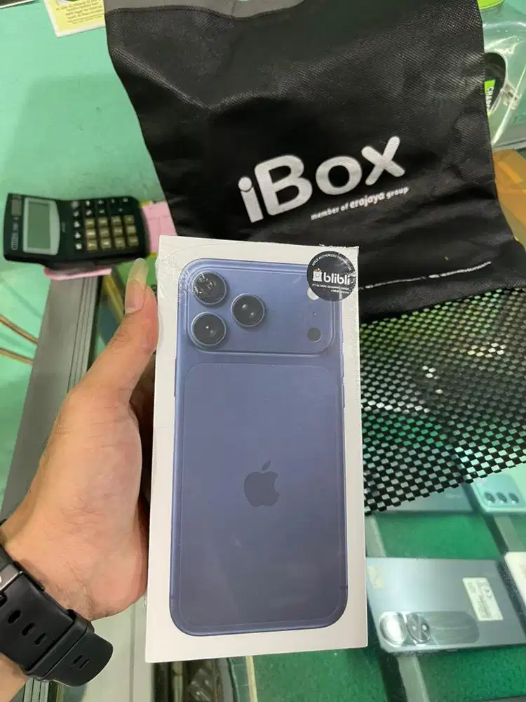 New iphone 17 Pro Max 256gb resmi iBox deep blue (garansi fresh 1th)