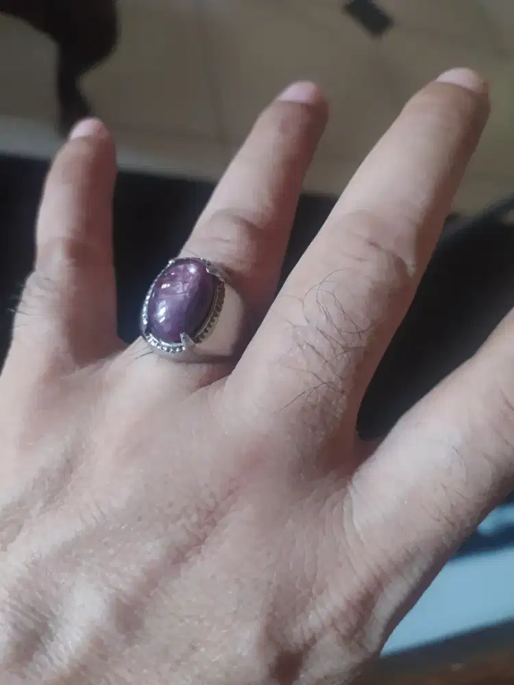 Cincin permata safir ungu