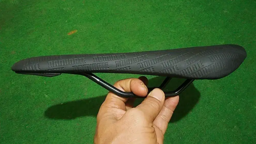 SADEL SEPEDA MTB DOMINATE MULUS TINGGAL PASANG SOB'