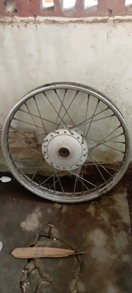 Velg depan astrea grand