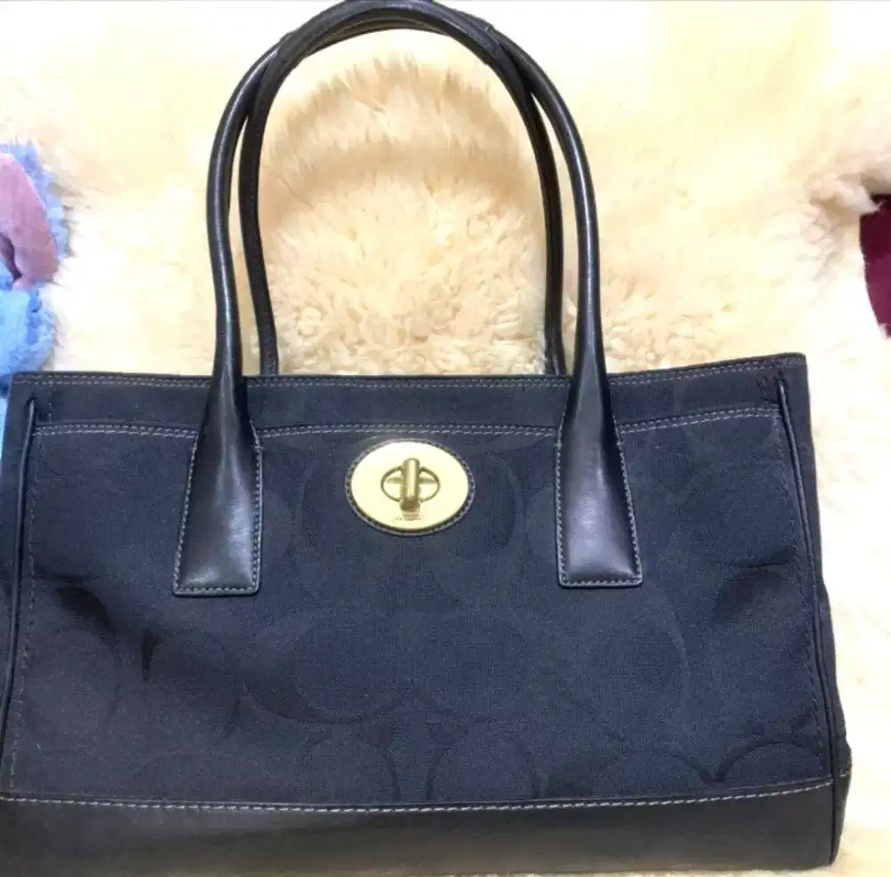 Tas Coach hitam original + dust bag