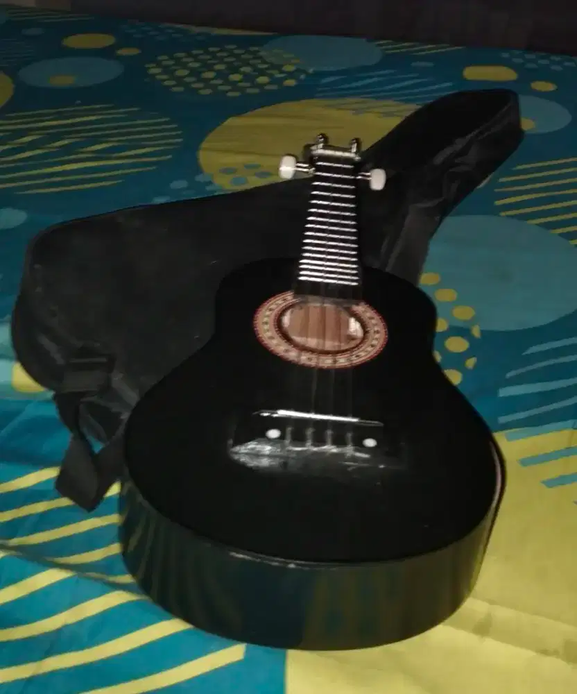 Jual ukulele bekas