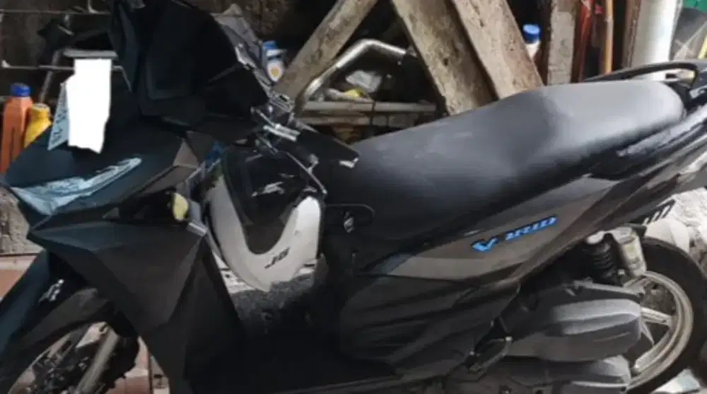 Dijual vario 125 tahun 2015
