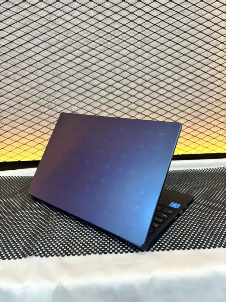 Asus E210MA second like new