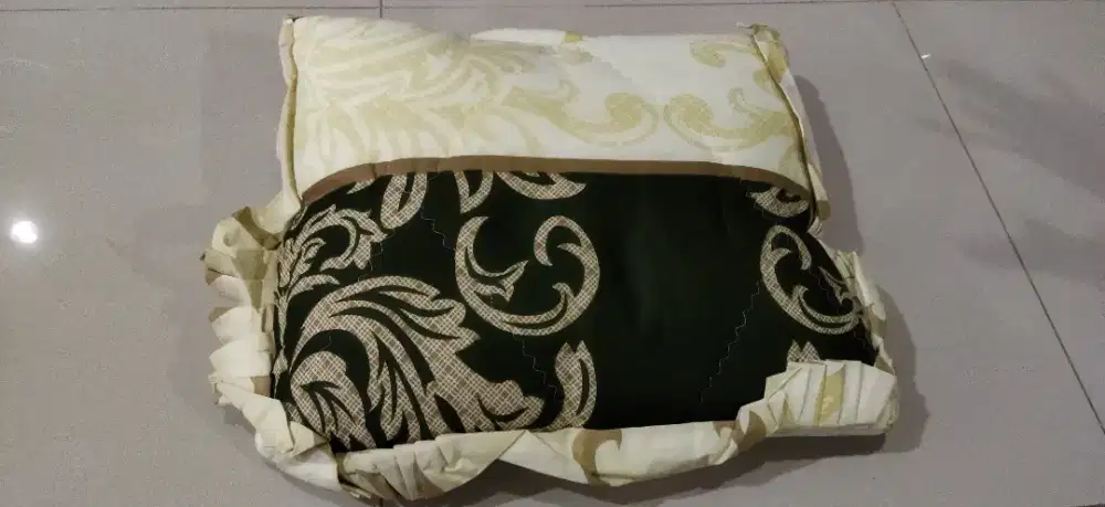 Bantal selimut (Balmut)