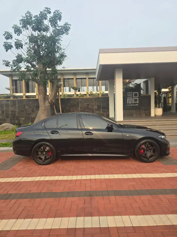 Bmw 330i like new from new