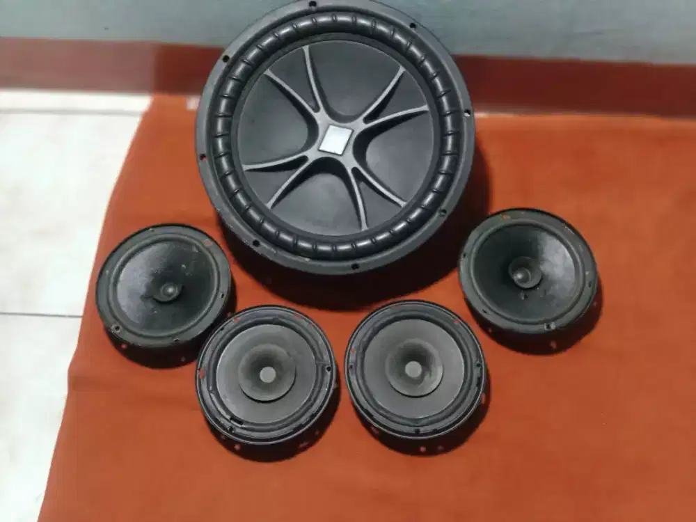 AUDIO MOBIL SUBWOOFER