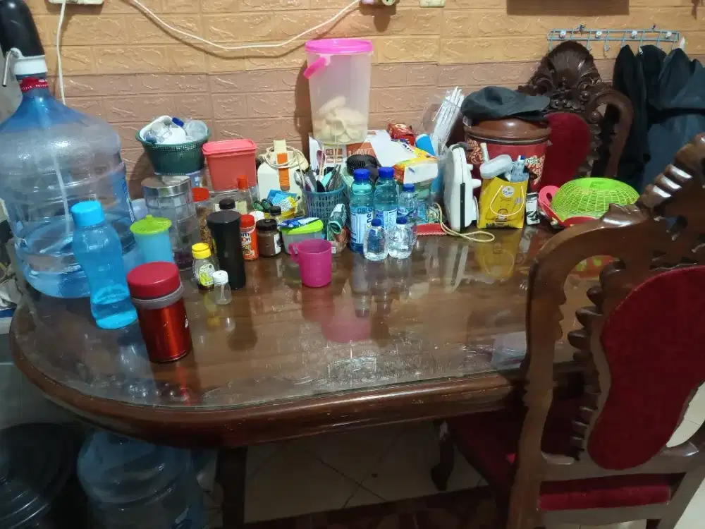 Meja makan kayu jati