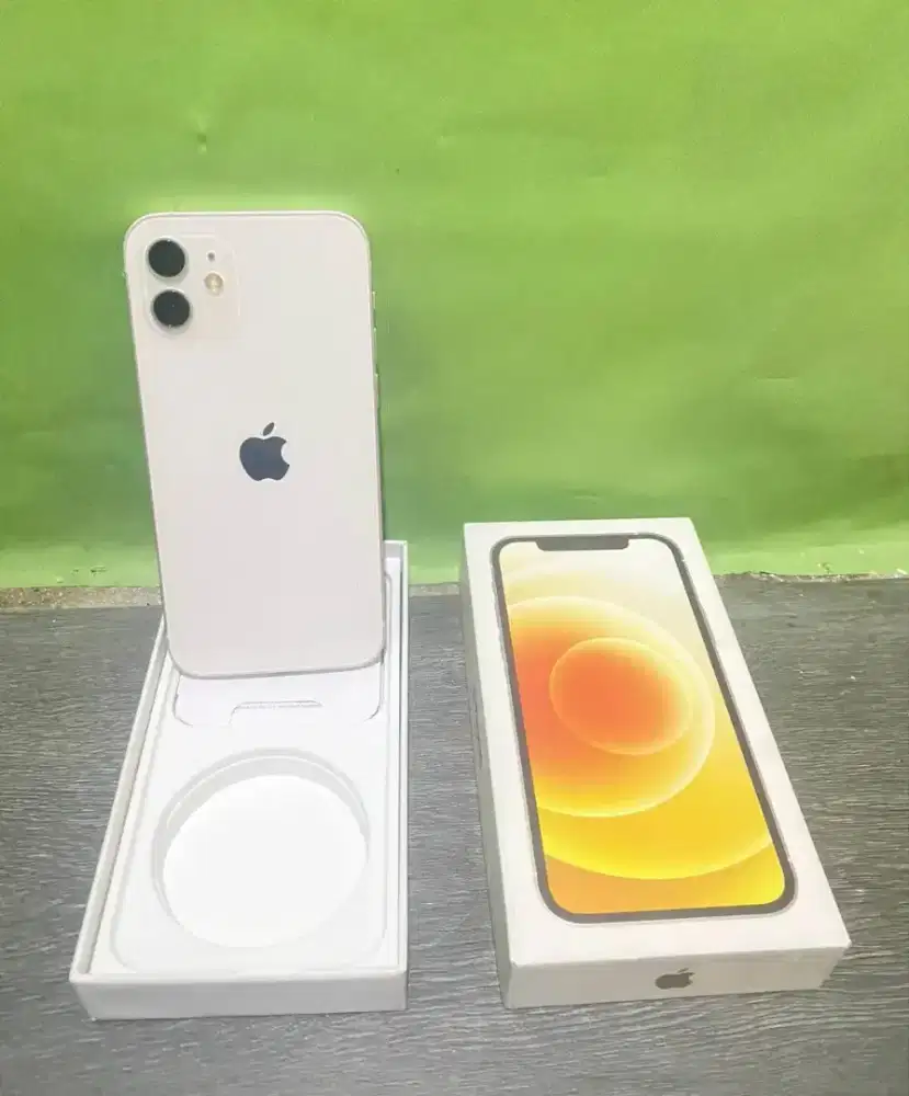 iPhone 12 64 GB Fullset like new