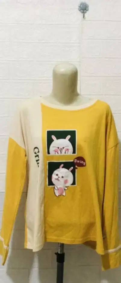 Sweater imut yellow