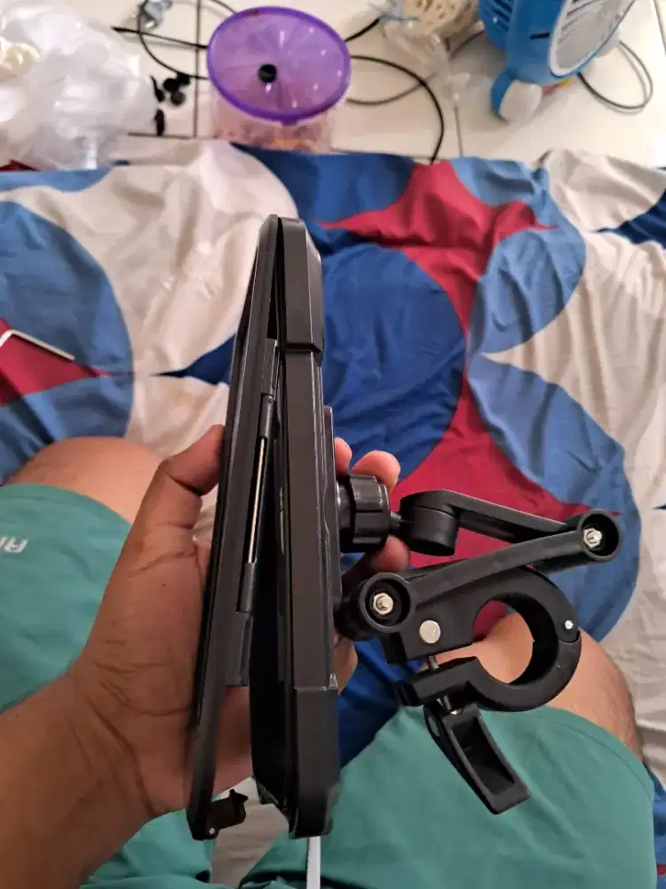 Holder hp tahan air