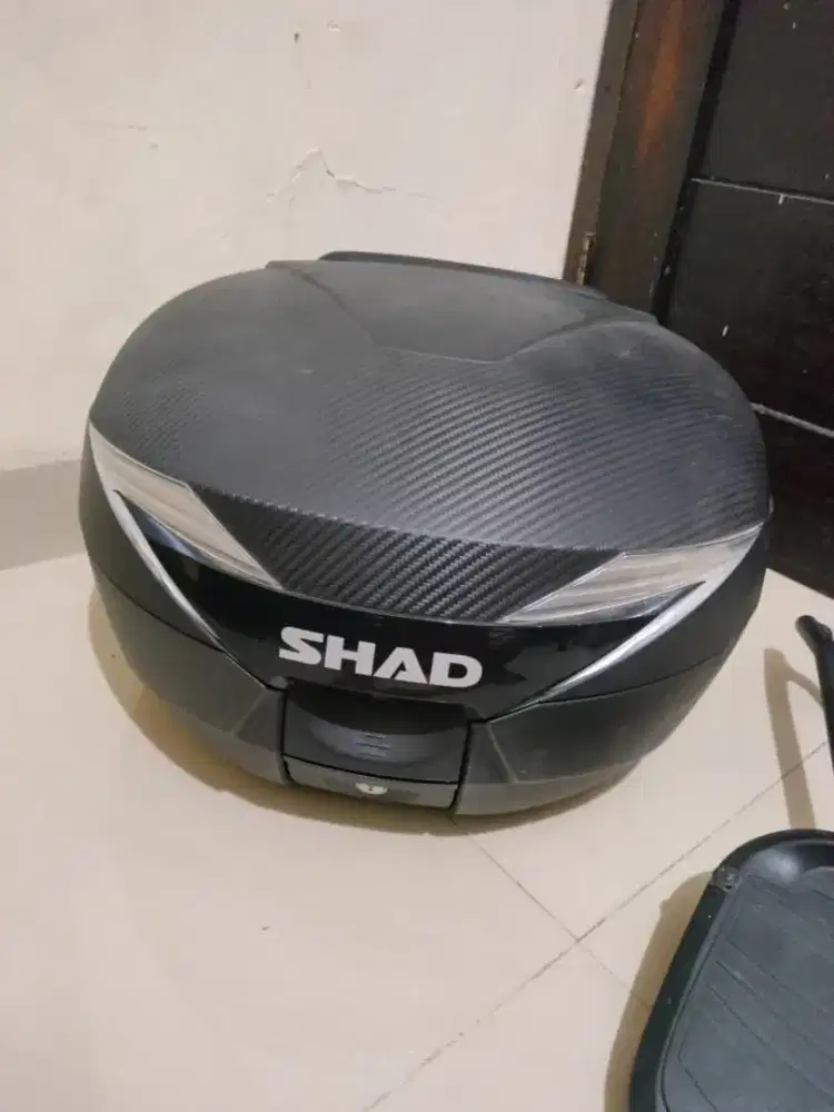 Box SHAD like new