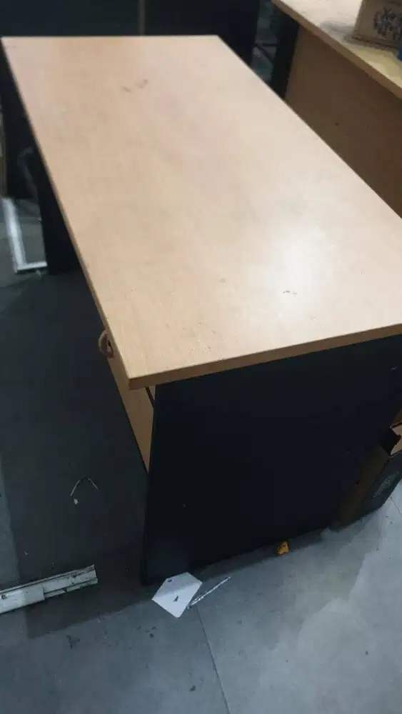 Meja  Kantor 2 Laci