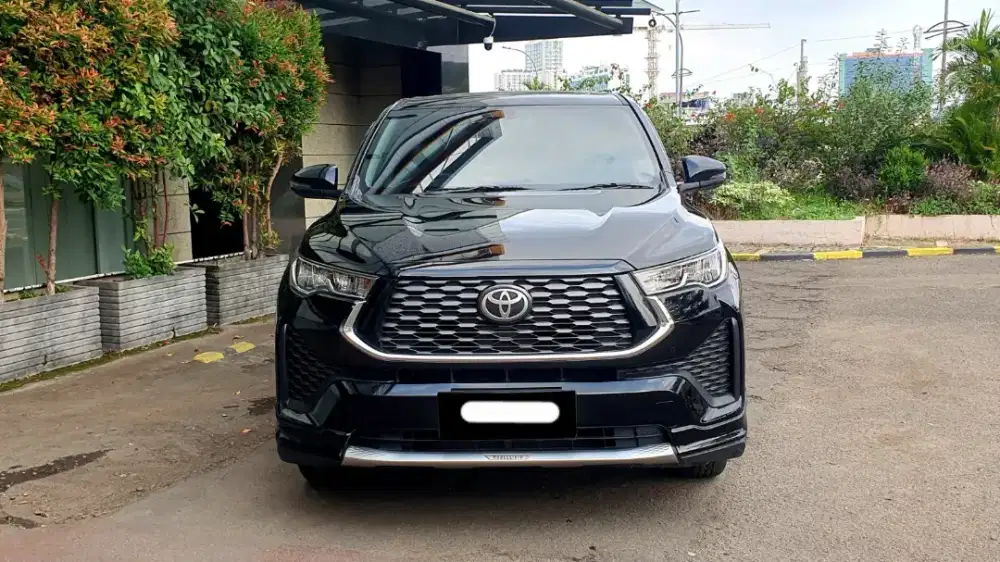 Km29rb toyota zenix v hybrid modelista 2024 hitam sunroof