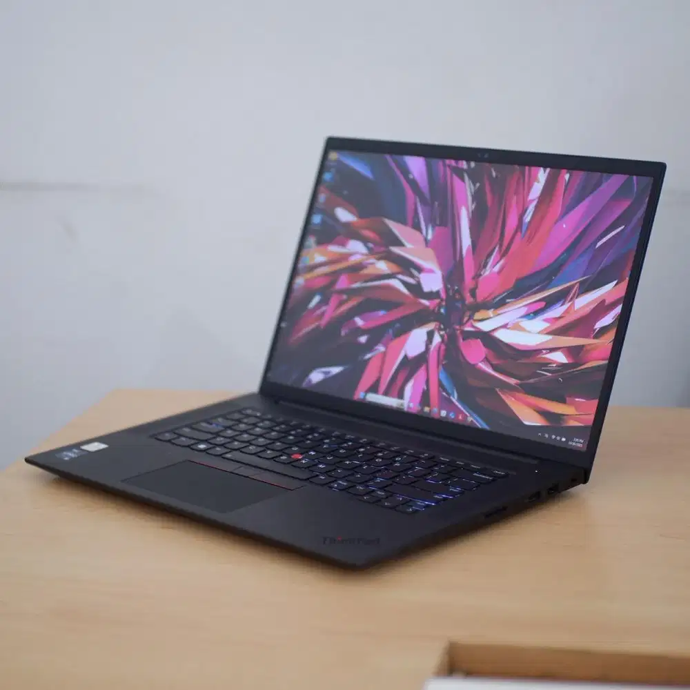 Workstasion Lenovo ThinkPad P1 Gen 5 i7 32/512