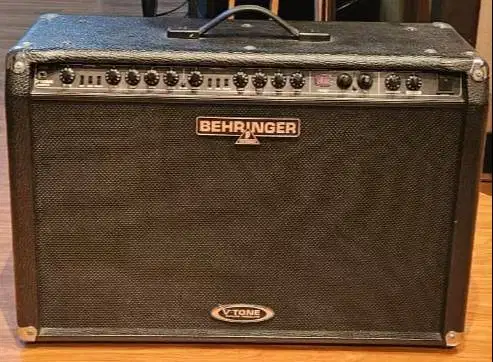 AMPLI GITAR BEHRINGER