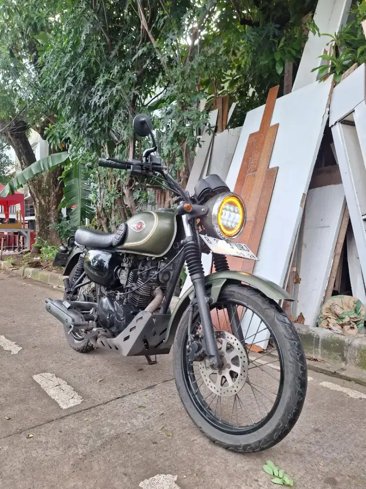 Kawasaki W175 SE Green Army 2018