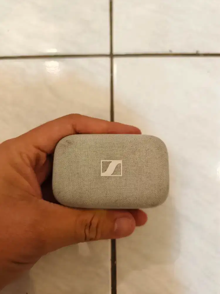 Sennheiser Momentum 4 resmi likenew