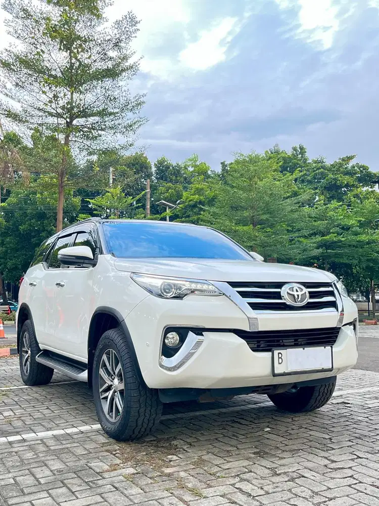 Toyota Fortuner 2.4 VRZ TRD Sportivo Diesel AT 2019