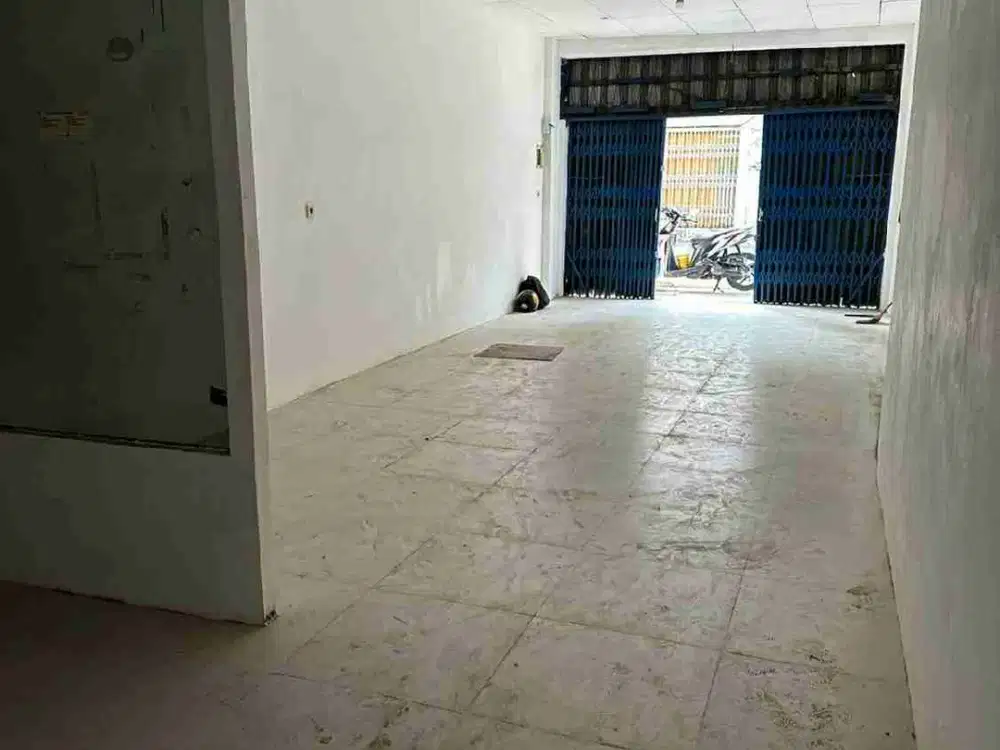 Dikontrakkan ruko 2lantai lokasi strategis pusat kota perdagangan jl Kramat gantung Surabaya