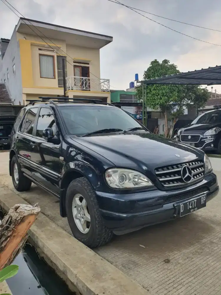 Mercedes Benz
Mercy ML320 Original pabrikan Th 2000 Very Low KM 104rbl