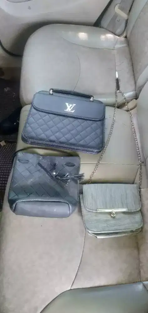 Di jual tas murah wa dan hp murah aja yg cepat dia dapat