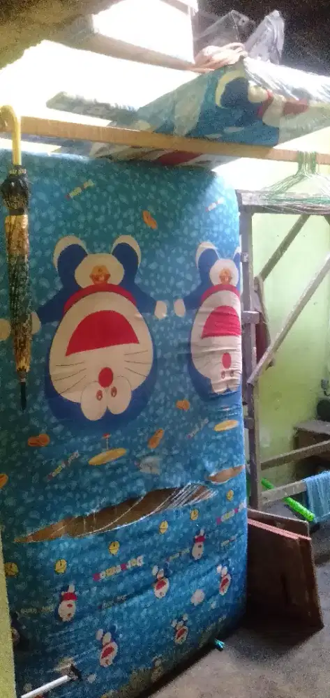 Di jual kasur pakai per lkp atas,bawah,sandaran kepala minus sobek