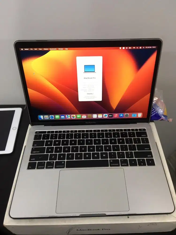 Mackbook pro 2017 8/256gb