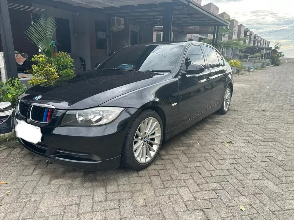 BMW 320i 2005 Bensin