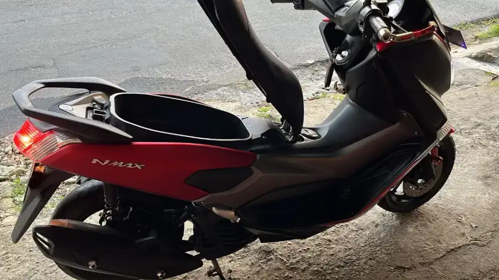 Dijual nmax merah