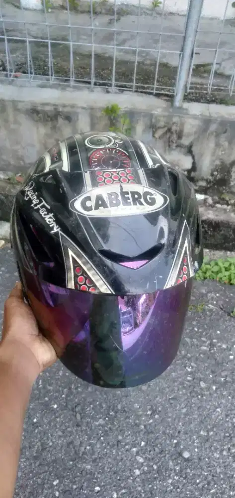 Di jual helem murah aja wa dan hp yg cepat dia dapat
