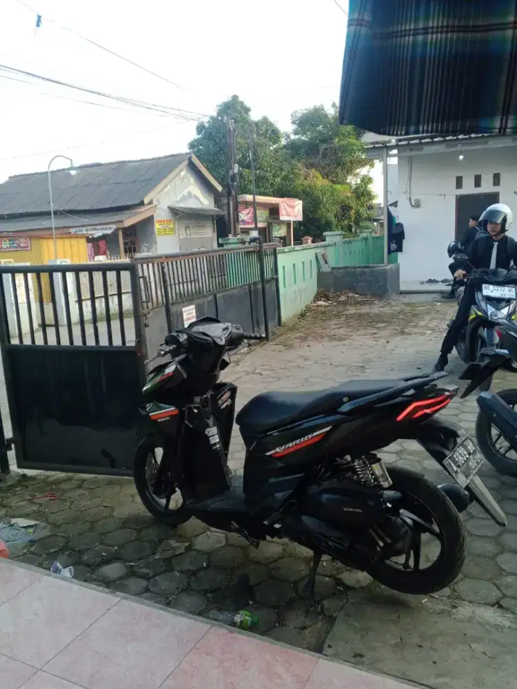 Butuh uwang buat bayar sekolah