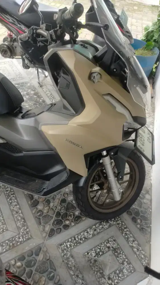 Adv 160 ABS baru 2 bulan