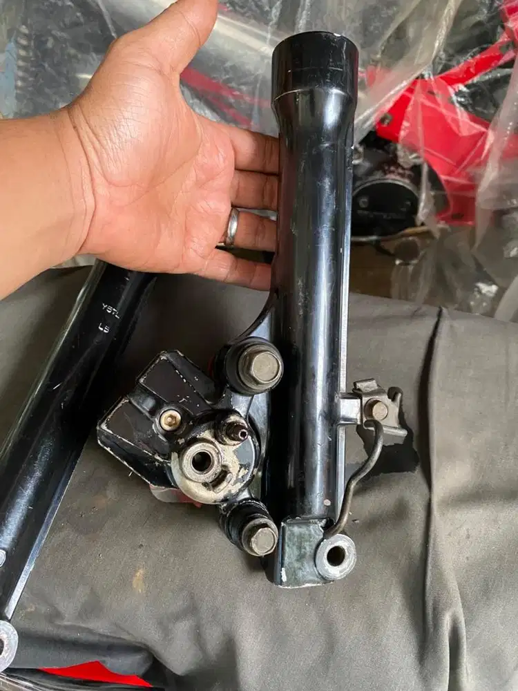 Shockbreaker depan original mio sporty,bottomshock mio sporty,kaliper