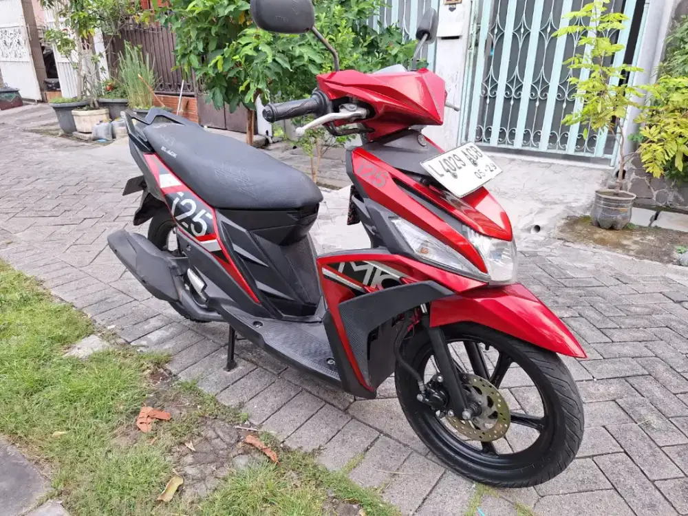 Mio m 3 2017 km 32 kondisi sgt bagus siap pakai samsat manyar
