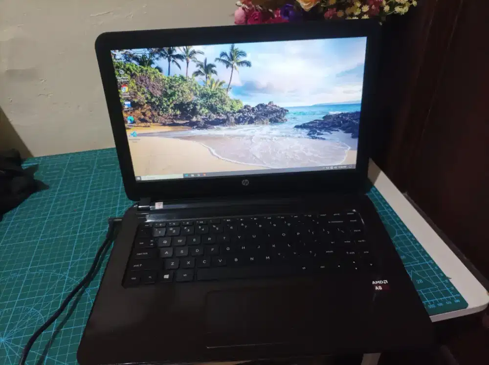 LAPTOP HP AMD A8, RAM 8GB, SSD 128GB