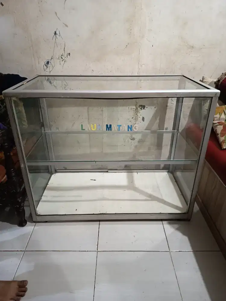 Etalase geser ukuran 100
