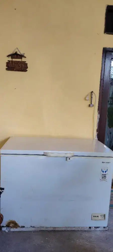 freezer merk sharp
