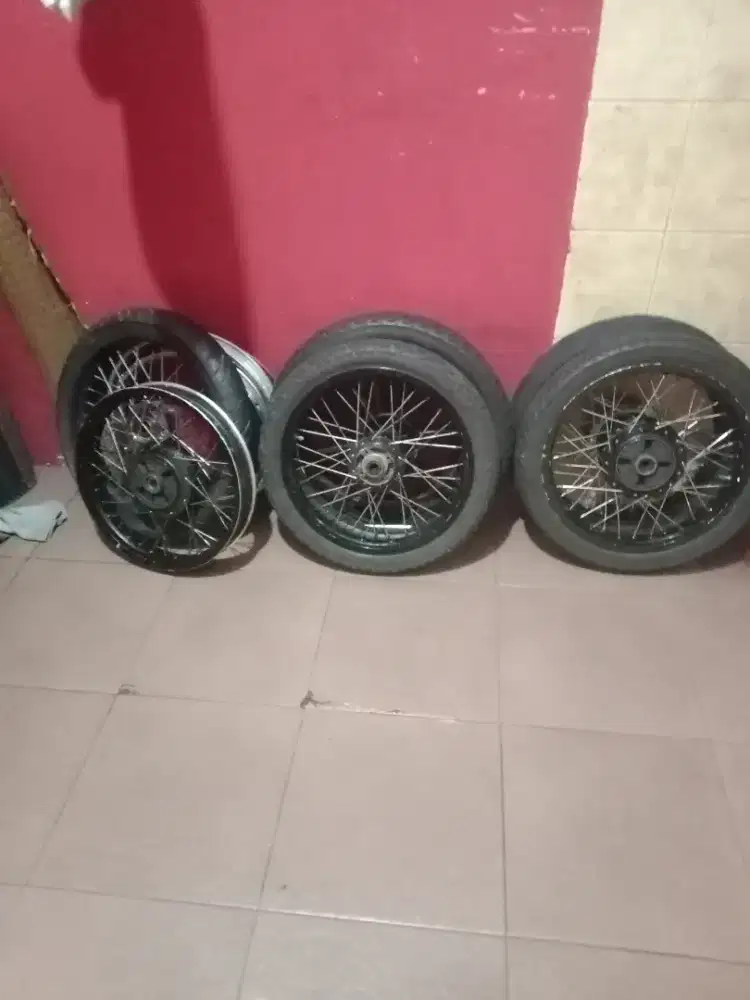 Beli copotan motor yamaha rx king depan belakang sudah ada ban