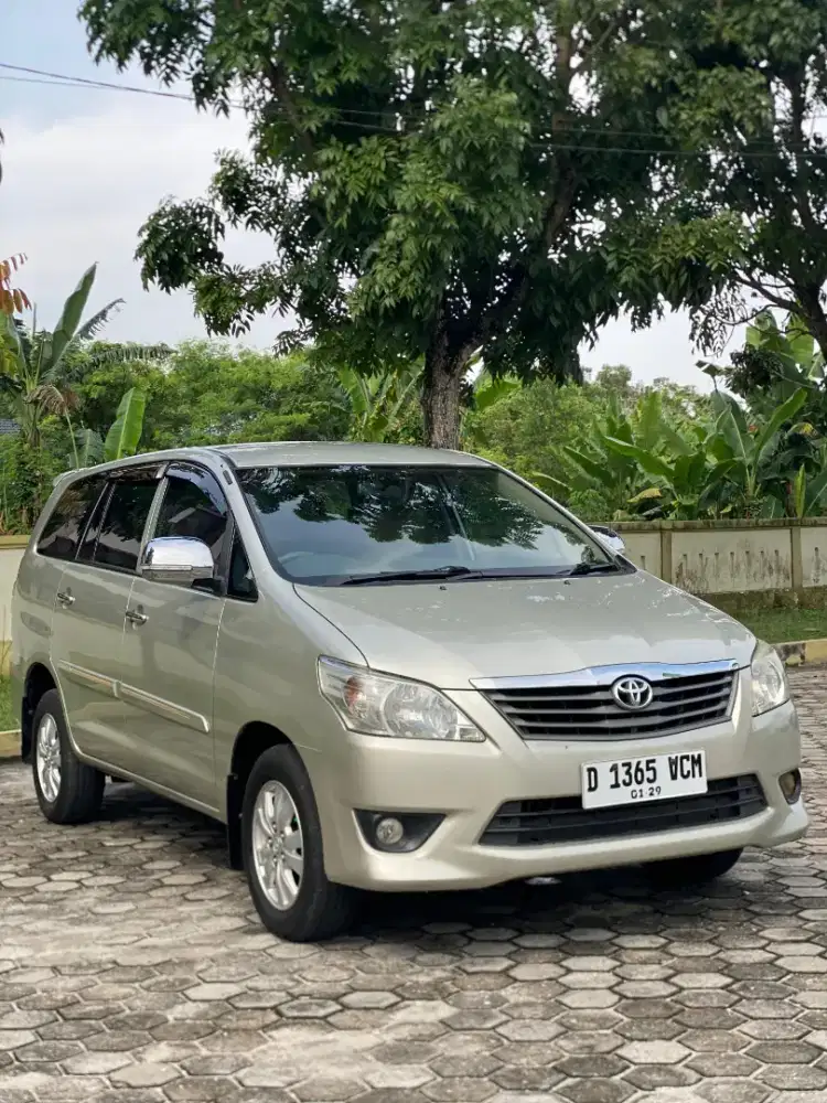 Innova E 2.5 Diesel MT 2012