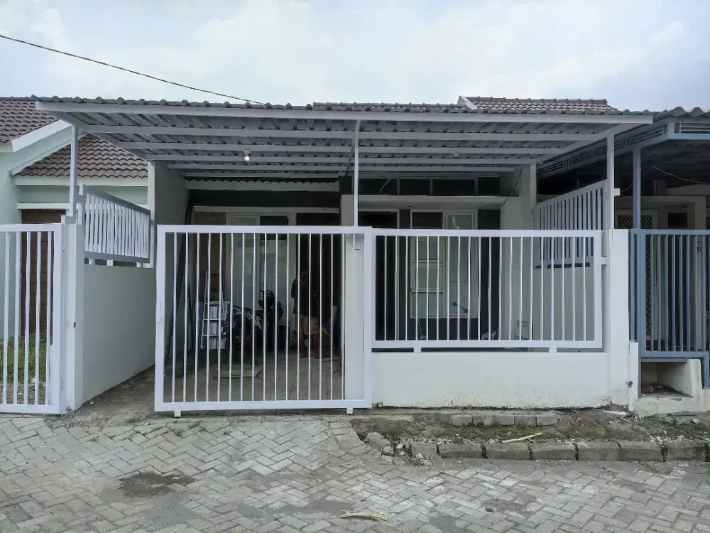 Rumah siap huni Jade Hamlet Menganti Gresik